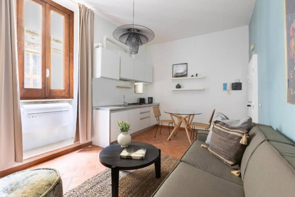 Апартаменти Charming 1Br In Navona Square Рим Екстер'єр фото